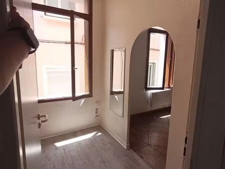 à vendre – appartement t2 bis de charme – 57 85 m² – centre-ville de frontignan – 137 000
