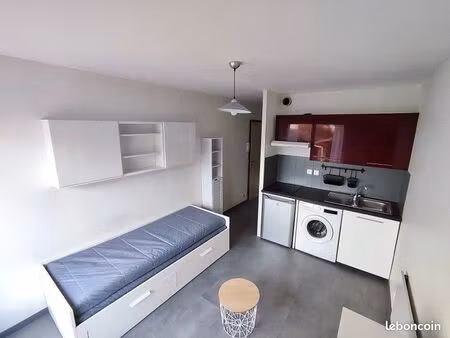 studio 17 m² vendu meublé avec locataire en place