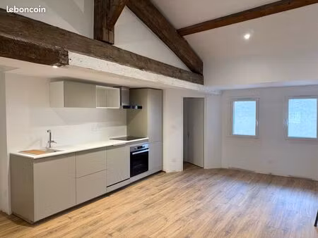 t2 - 53 m² aux carmes