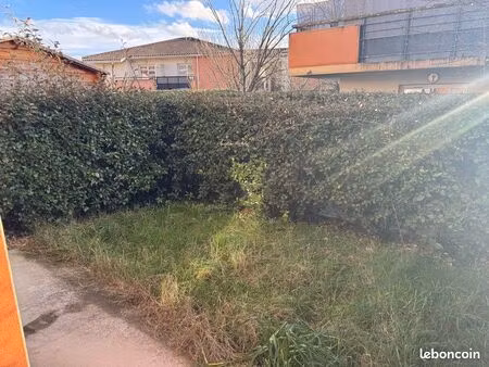 appartement à louer dans résidence sécurisé avec jardin
