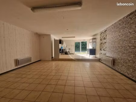 entrepôt 59 m² brissac loire aubance