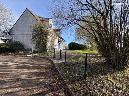 local professionnel/pavillon  140 m² zone industrielle  chaingy