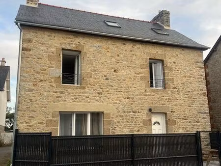 maison en pierre entièrement rénovée