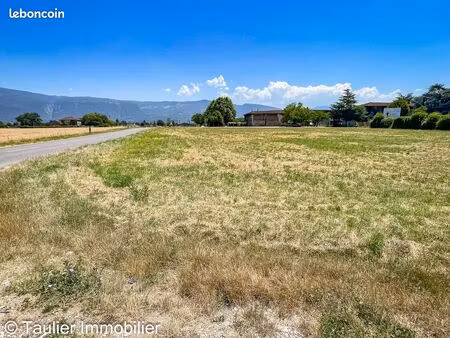 terrain 5457 m² chatte