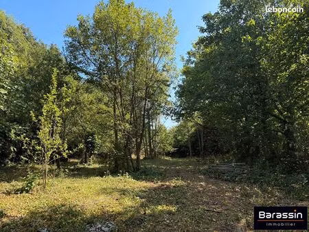 terrain 3170 m² montsurvent