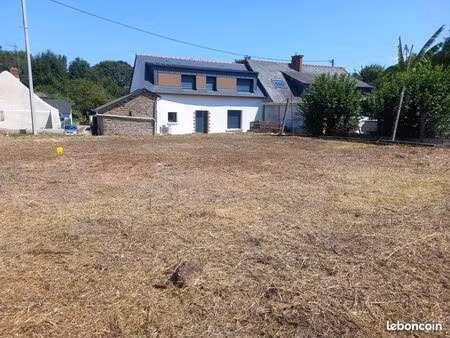 terrain constructible (512 m²) - secteur : la ménouriais