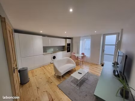 maison appartement entièrement meublé au rdc