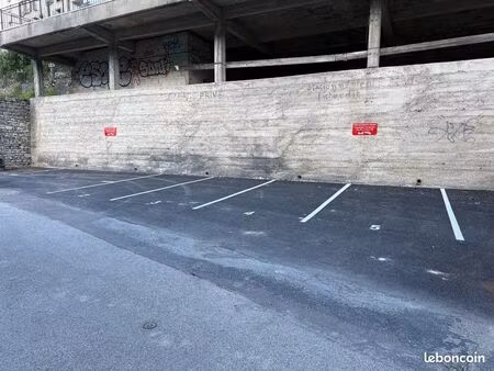 parking salins les bains - rue des barres