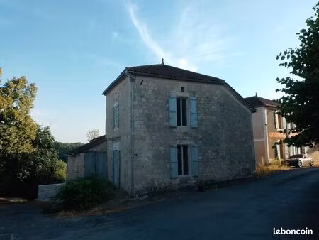 maison de ville / grange / jardinet / jardin non attenant