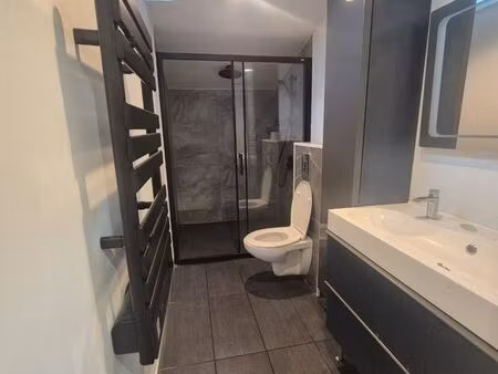 maison individuelle avec 2 parking privé
