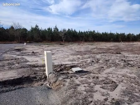 terrain 695 m² mios