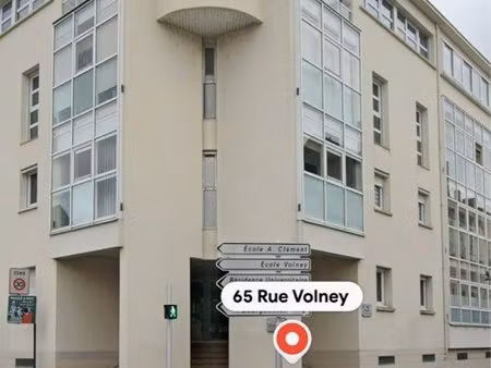 box sécurisée/fermé 14m2- angers volney