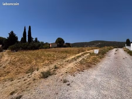 terrain à bâtir viabilisé – 766 m² – montpeyroux (34140) – particulier