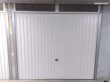 garage fermé 13 5m2 aux 2 lions - libre de suite - direct propriétaire
