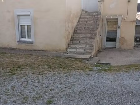 vends corps de ferme