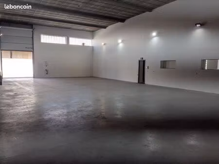 loue batiment industriel stockage