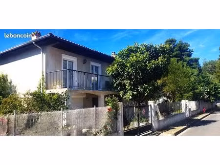 particulier vends maison avec grand garage et piscinable
