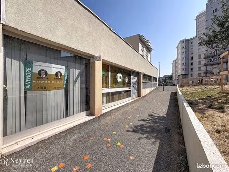 inconnu 2 pièces 340 m²