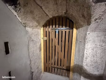 cave 10 m² paris