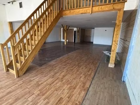 local commercial 200 m²