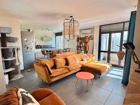 maison avec extérieur
