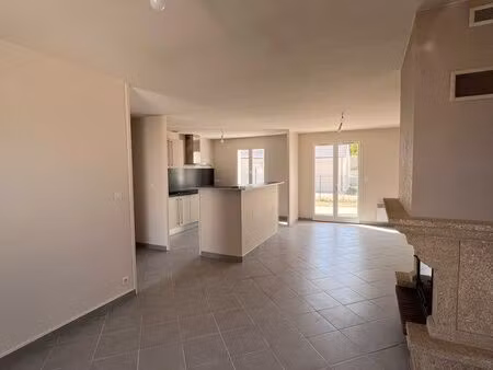 ? maison 3 chambres – coinces – 180 000