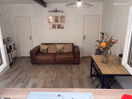 studio entièrement meublé et équipé