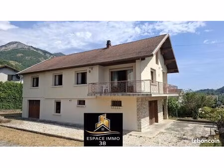 maison 6 pièces 105 m²