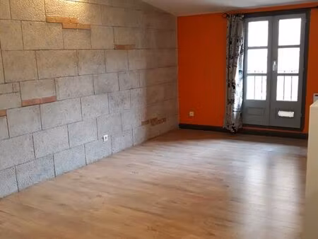 t2 quartier mairie  libre au 1er septembre