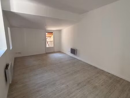 agréable t2 60m² + terrasse bois - centre casteljaloux