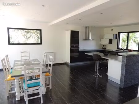 belle maison familiale contemporaine