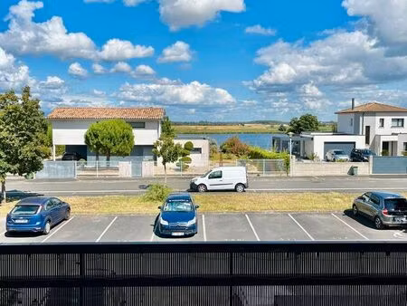 t3 rénové avec balcon  piscine  parking – 62 m²