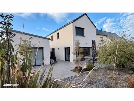 maison très moderne 4 chambres