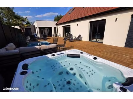 maison contemporaine 185 m² - piscine - spa - salle cinéma - climatisation - 5 chambres dp