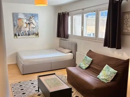 joli studio meublé très bien situé en centre-ville