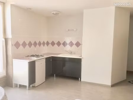 loue studio meublé