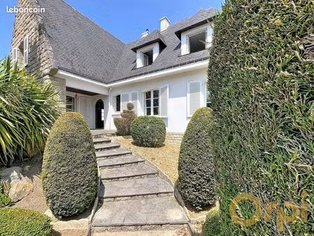 maison 7 pièces 246 m²