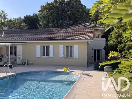 propriété 6 pièces 186 m²