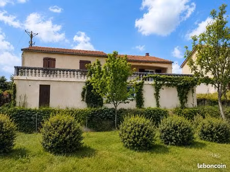 maison individuelle meublée avec grand terrain