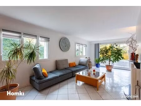 maison 8 pièces 186 m²