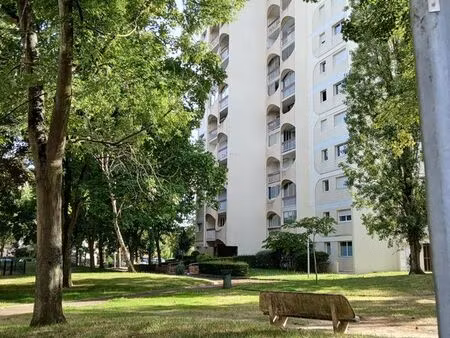 appartement lumineux t5 dans copropriété verdoyante avec ascenseur