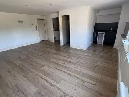 studio 1 pièce 37 m²