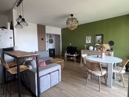 à vendre - appartement t2 de 53m2 entièrement rénové - proche nantes