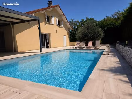 maison familiale 150 m² – piscine chauffée  jacuzzi  pergola  4 chambres 2 wc  2 salles de