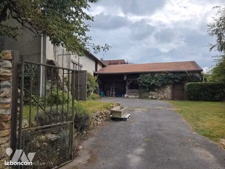 bien agricole 1120 m² sermiers