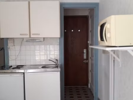 studio etudiant meuble lumineux 17m2