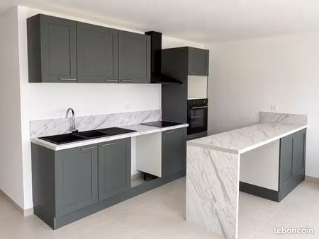 t4 triplex rénové – hyper-centre