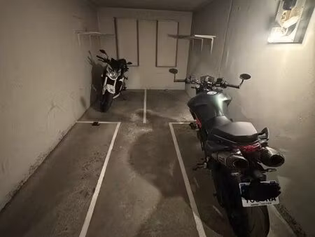 place de moto à louer– grenoble