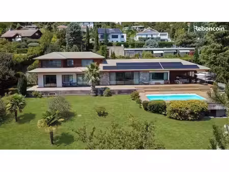 propriété 5 pièces 245 m²