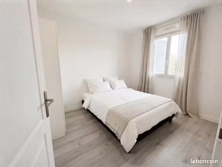 maison neuville aux bois